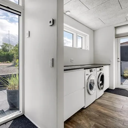 Dom wakacyjny Bondi - 75m From The Sea By Interhome Knebel